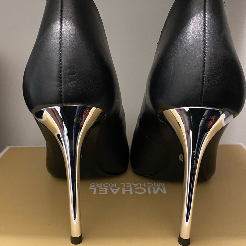 Size 7 never worn